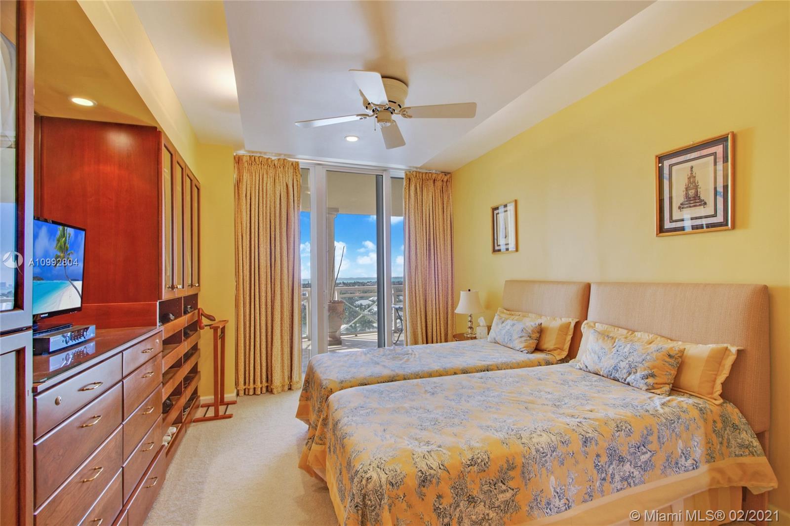 GRAND BAY RESIDENCES COND - Residential