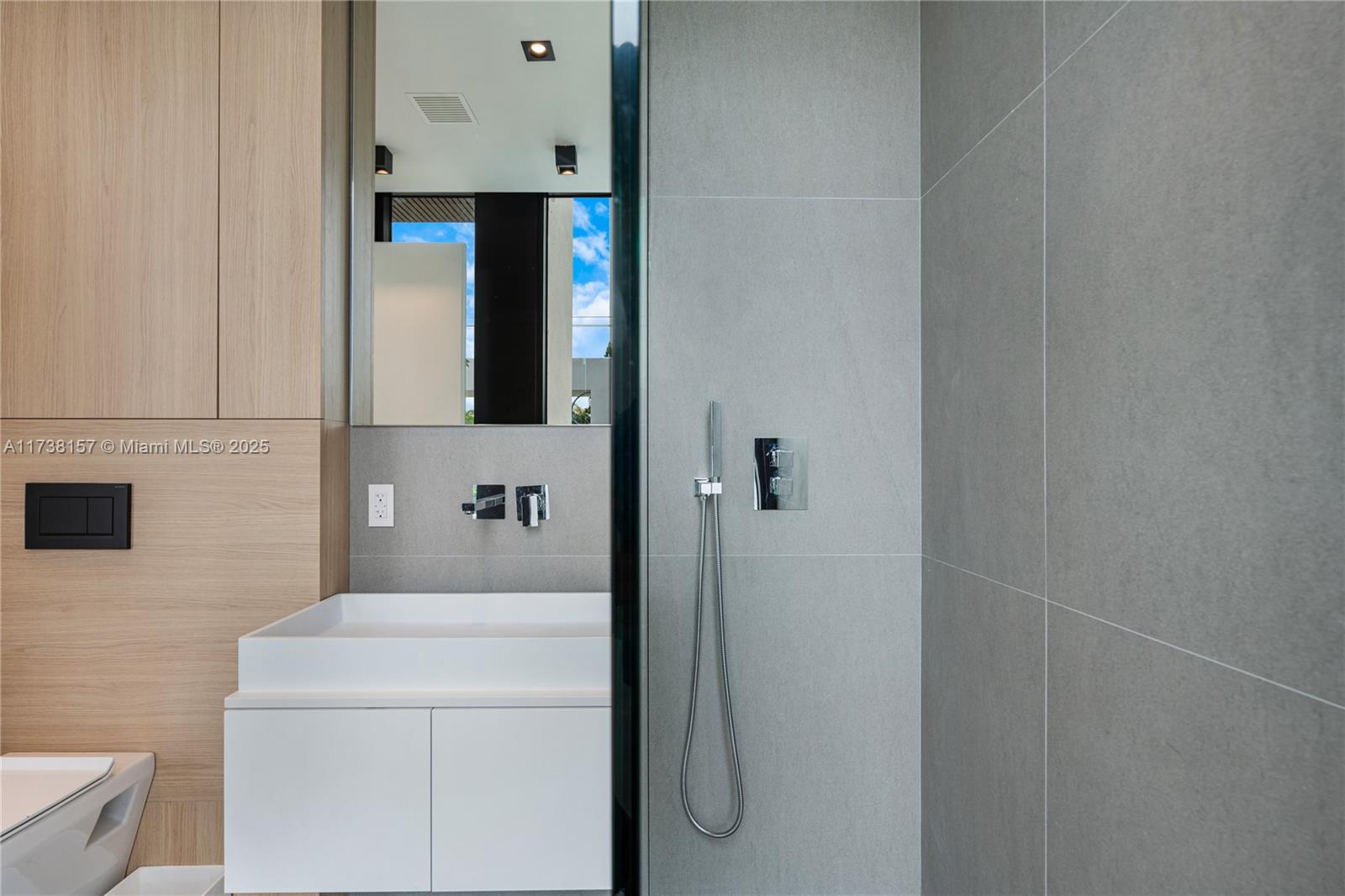 SAN MARCO - Residential Lease