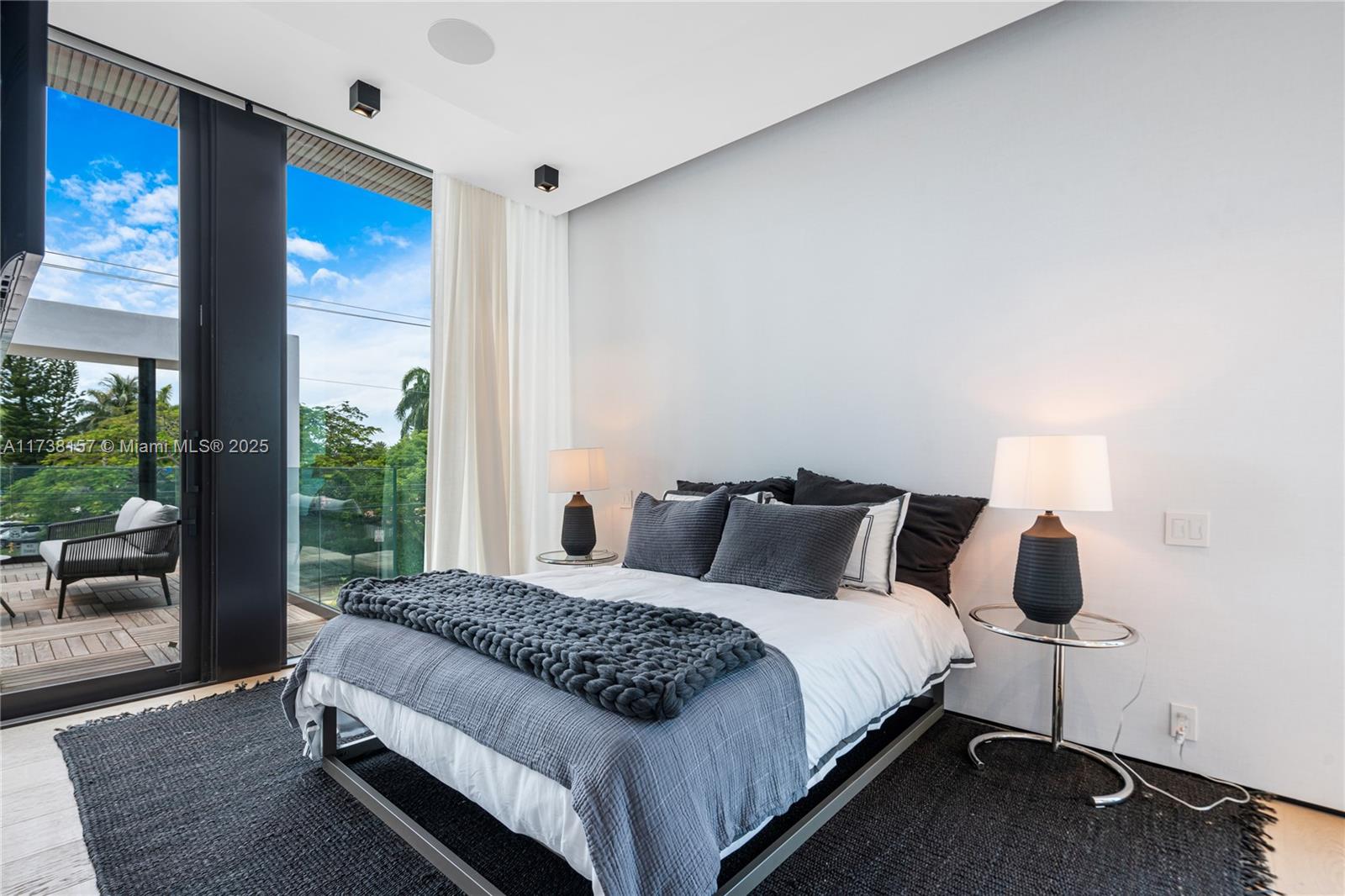 SAN MARCO - Residential Lease