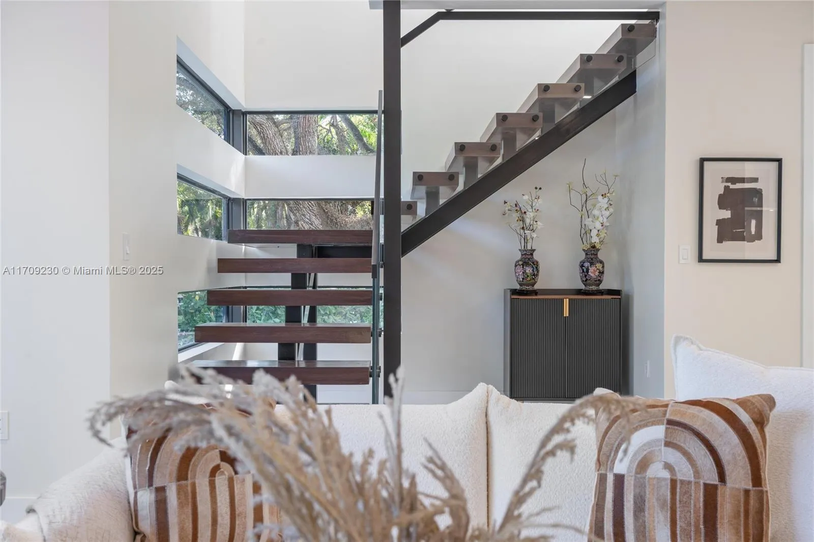 Miami, Florida 33133, United States, 4 Bedrooms Bedrooms, ,4 BathroomsBathrooms,Residential,Active,25907