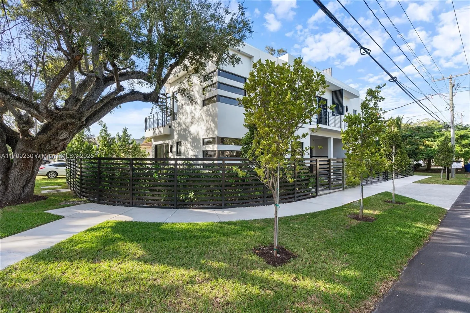 Miami, Florida 33133, United States, 4 Bedrooms Bedrooms, ,4 BathroomsBathrooms,Residential,Active,25907