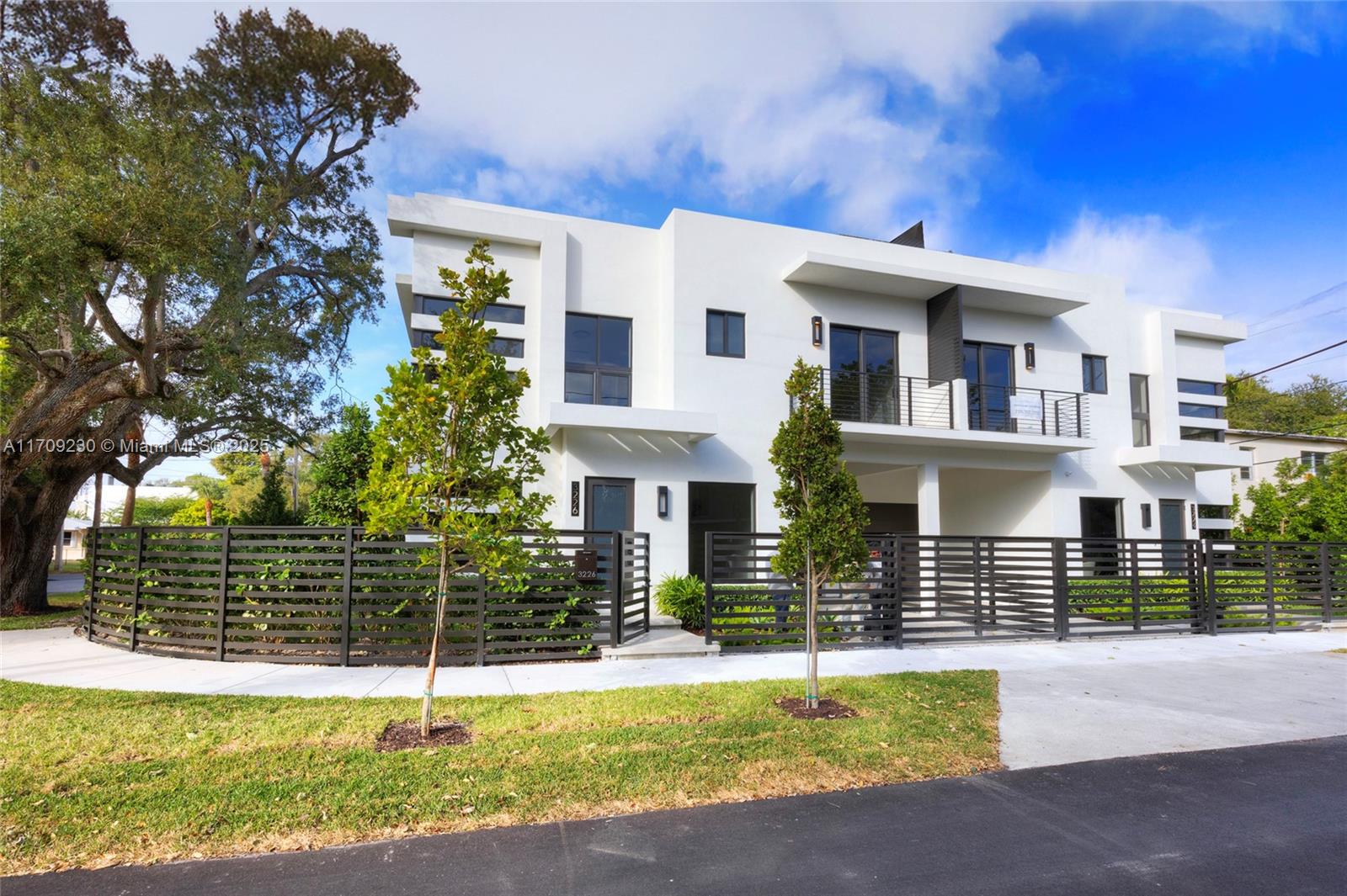Property for Sale at 3226 Elizabeth St 3226, Miami, Broward County, Florida - Bedrooms: 4 
Bathrooms: 4  - $1,995,000