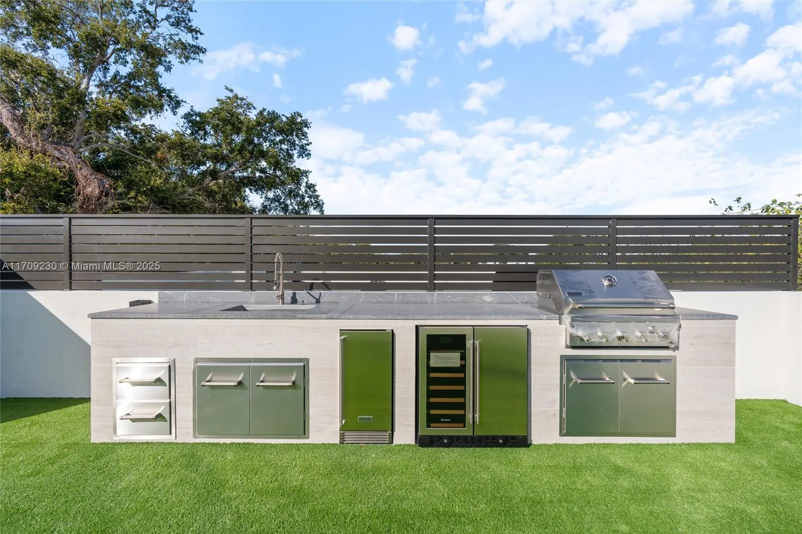 Miami, Florida 33133, United States, 4 Bedrooms Bedrooms, ,4 BathroomsBathrooms,Residential,Active,25907