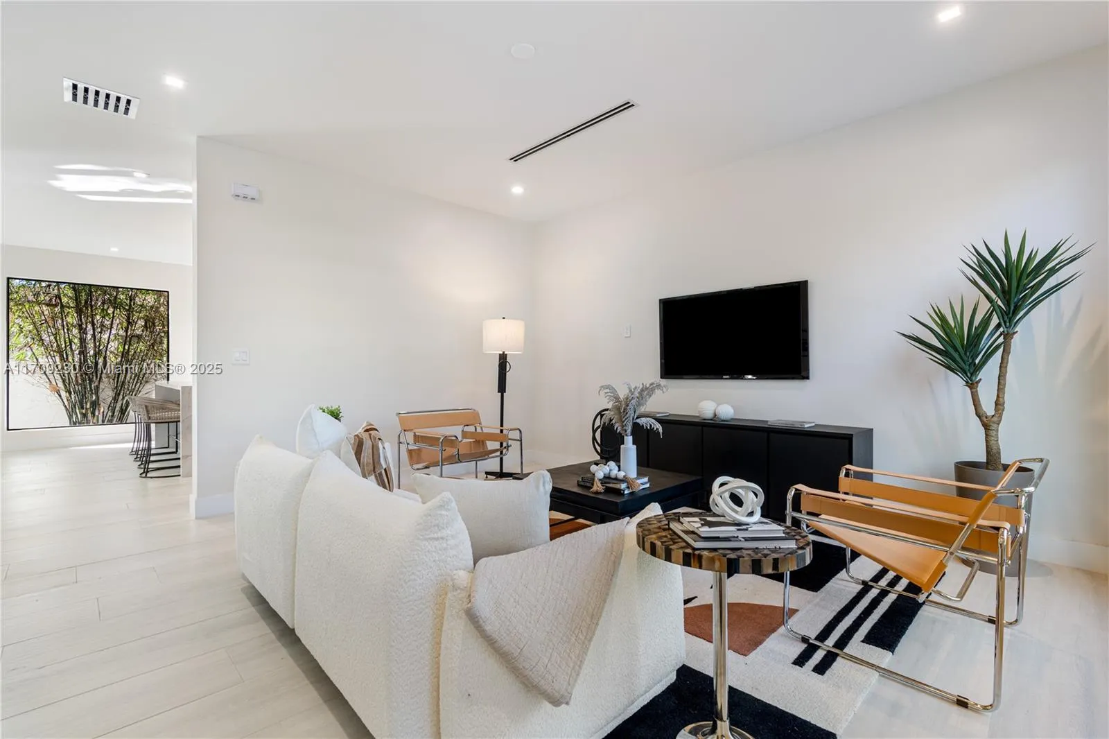 Miami, Florida 33133, United States, 4 Bedrooms Bedrooms, ,4 BathroomsBathrooms,Residential,Active,25907