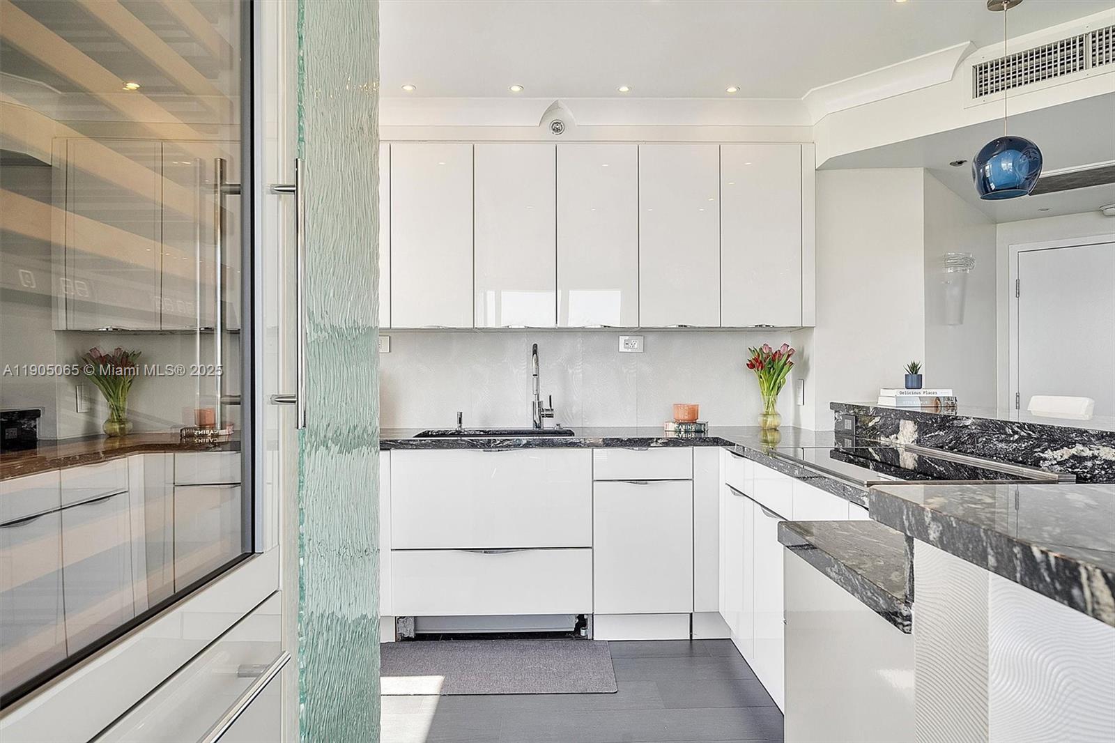 MUTINY PARK CONDO - Residential