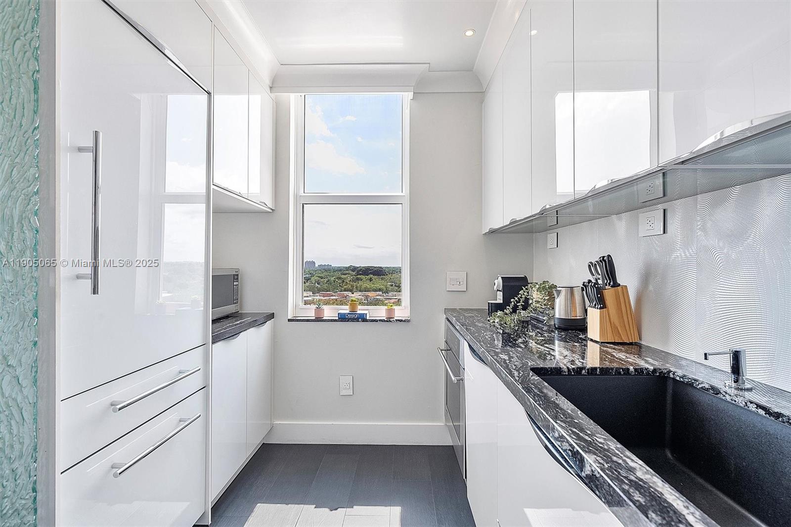 MUTINY PARK CONDO - Residential