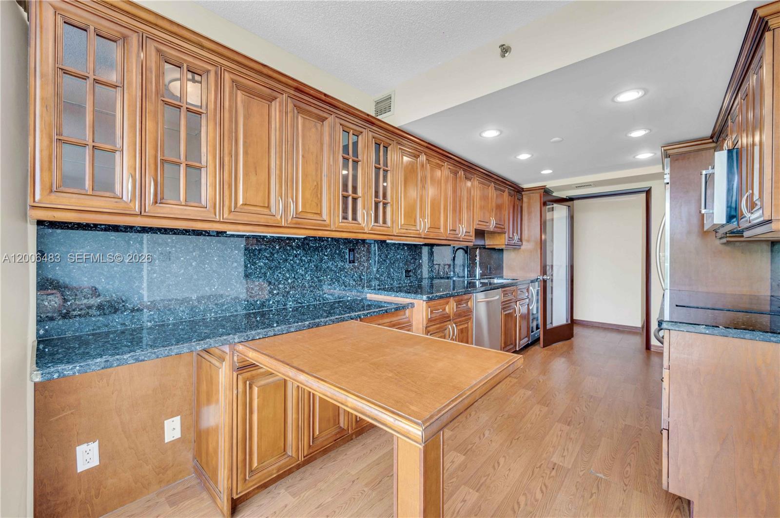 2800 ISL BLVD WILLIAMS IS - Residential