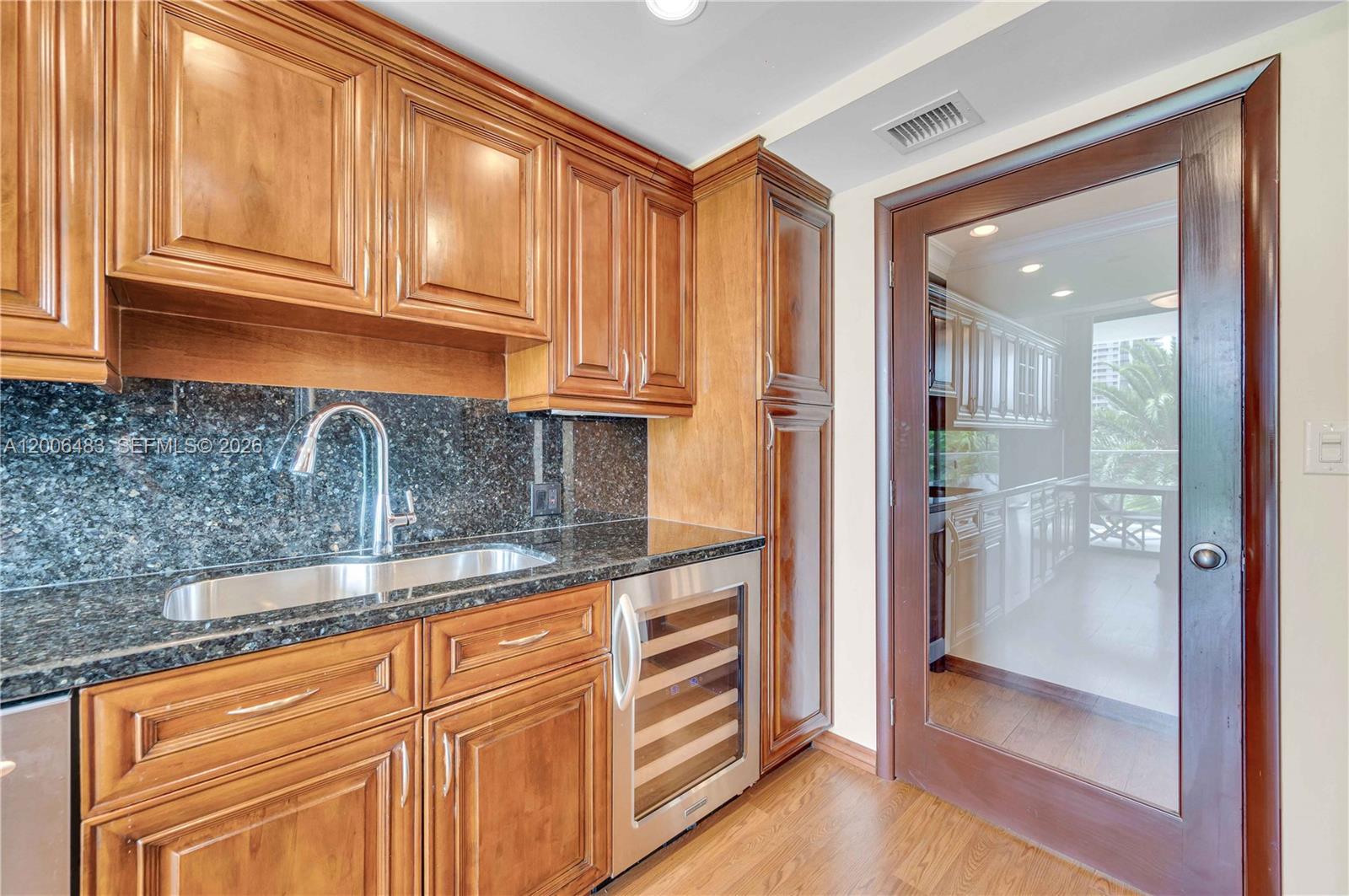 2800 ISL BLVD WILLIAMS IS - Residential