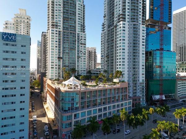 VIZCAYNE SOUTH CONDO - Residential