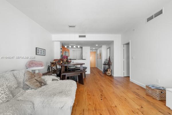 VIZCAYNE SOUTH CONDO - Residential