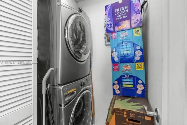 VIZCAYNE SOUTH CONDO - Residential