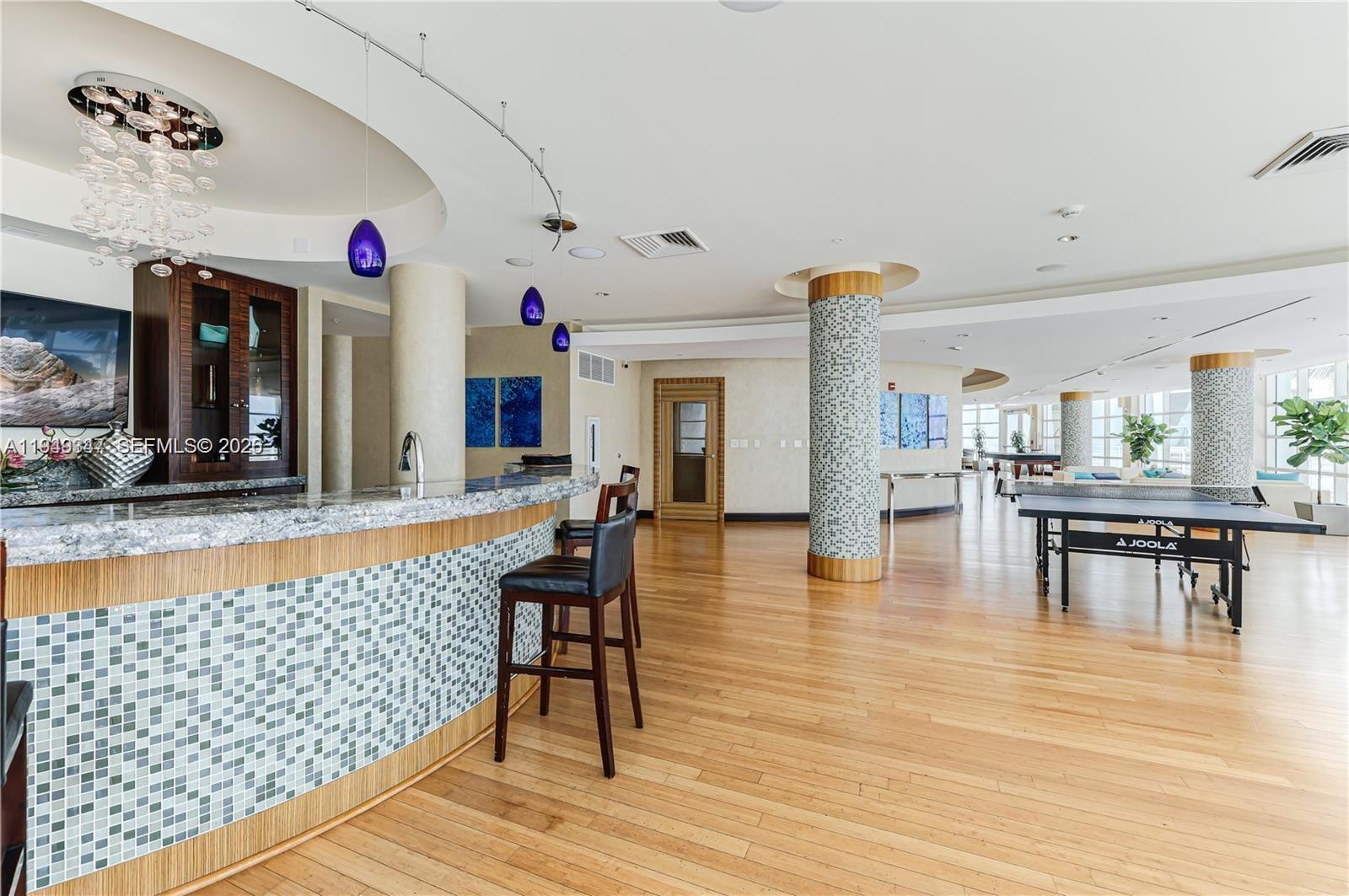 VIZCAYNE SOUTH CONDO - Residential