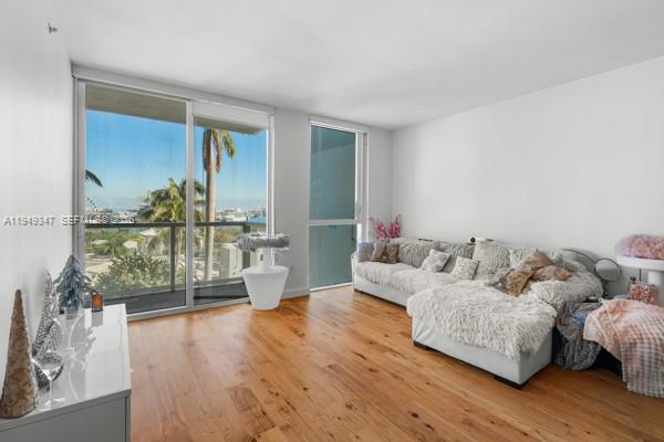 VIZCAYNE SOUTH CONDO - Residential