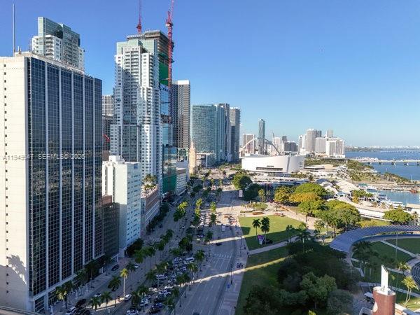 VIZCAYNE SOUTH CONDO - Residential