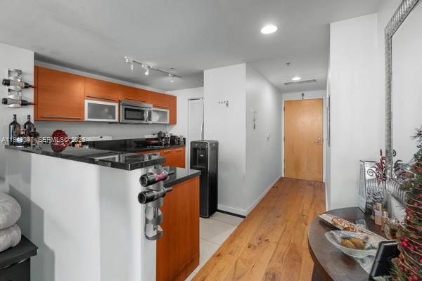 VIZCAYNE SOUTH CONDO - Residential