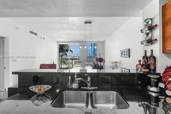 VIZCAYNE SOUTH CONDO - Residential