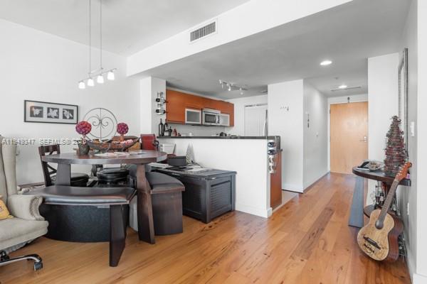 VIZCAYNE SOUTH CONDO - Residential