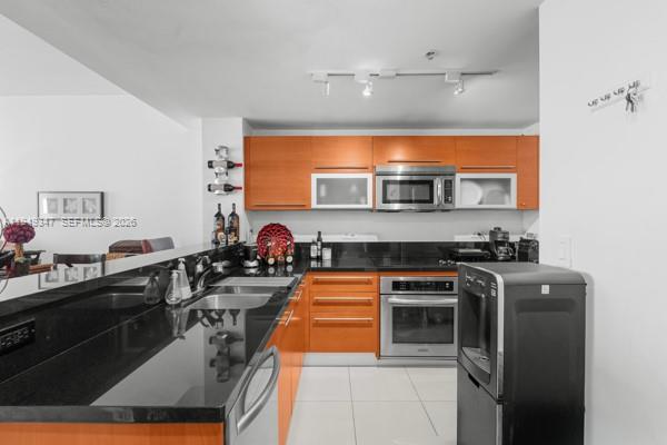 VIZCAYNE SOUTH CONDO - Residential