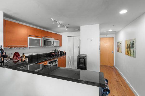 VIZCAYNE SOUTH CONDO - Residential