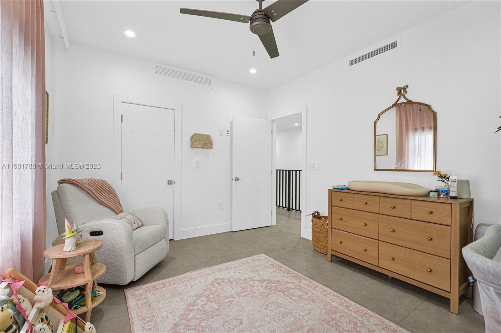 MODERN TOWN CONDO - Residential Lease