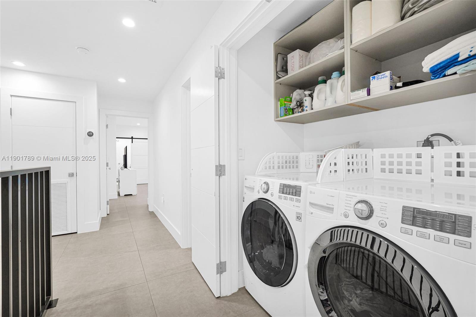 MODERN TOWN CONDO - Residential Lease