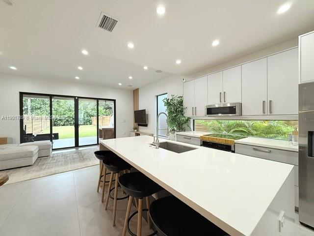 MODERN TOWN CONDO - Residential Lease