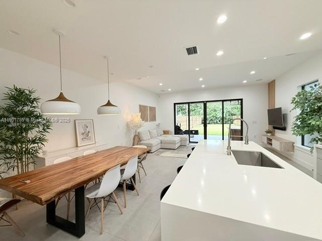 MODERN TOWN CONDO - Residential Lease