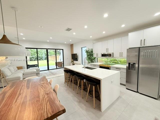 MODERN TOWN CONDO - Residential Lease