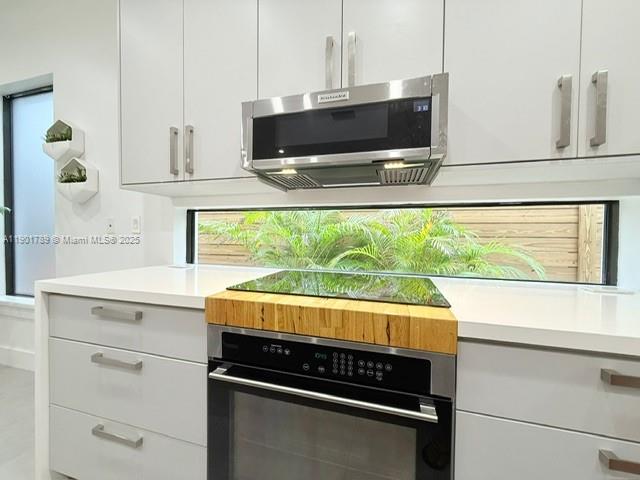 MODERN TOWN CONDO - Residential Lease