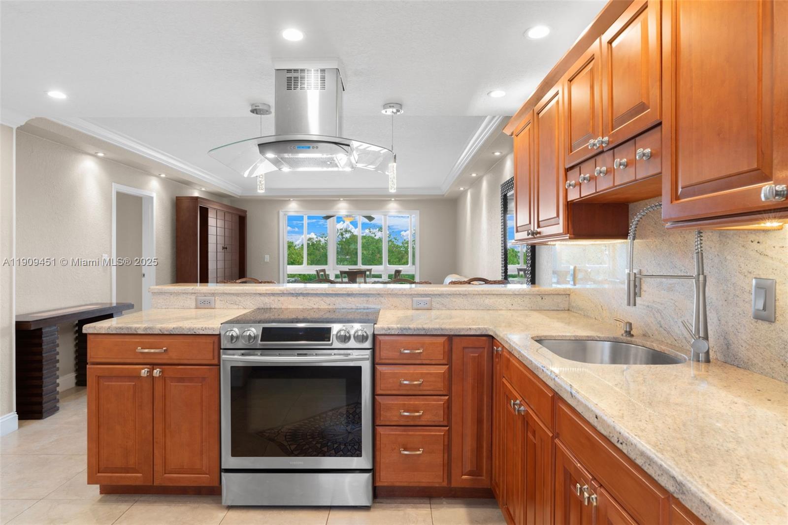 ORIOLE GOLF & TENNIS CLUB - Residential