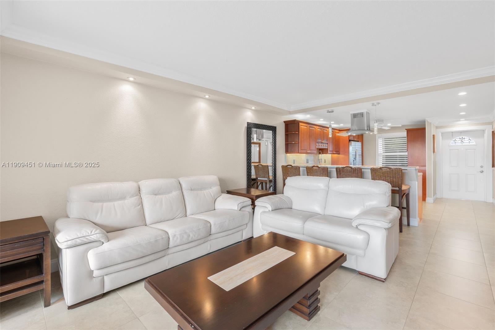 ORIOLE GOLF & TENNIS CLUB - Residential