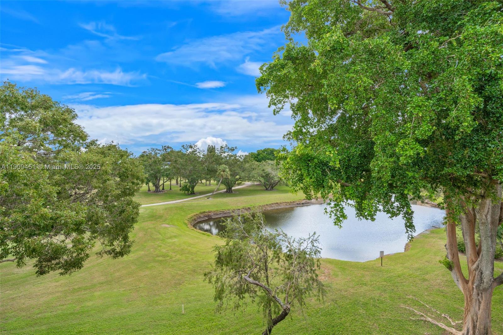 ORIOLE GOLF & TENNIS CLUB - Residential