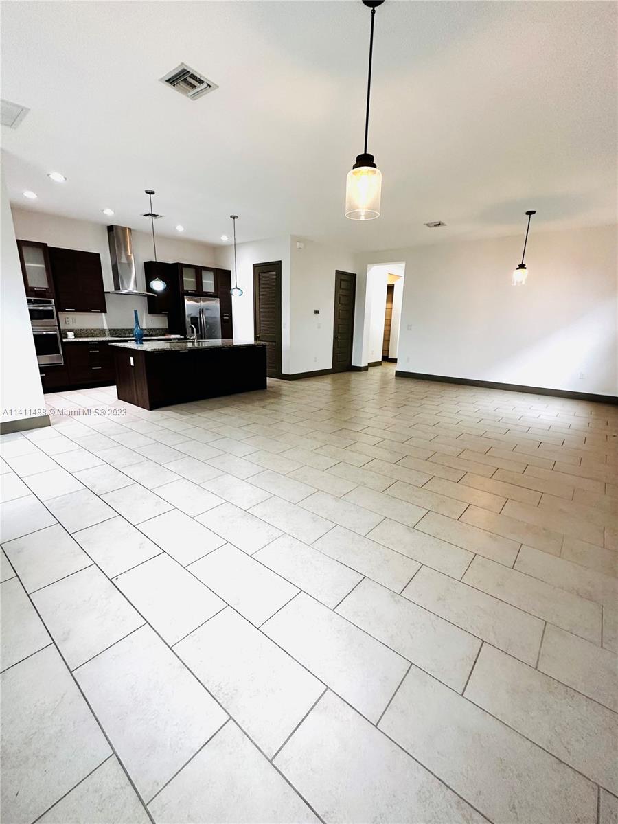 CRESTVIEW WEST - Residential Lease