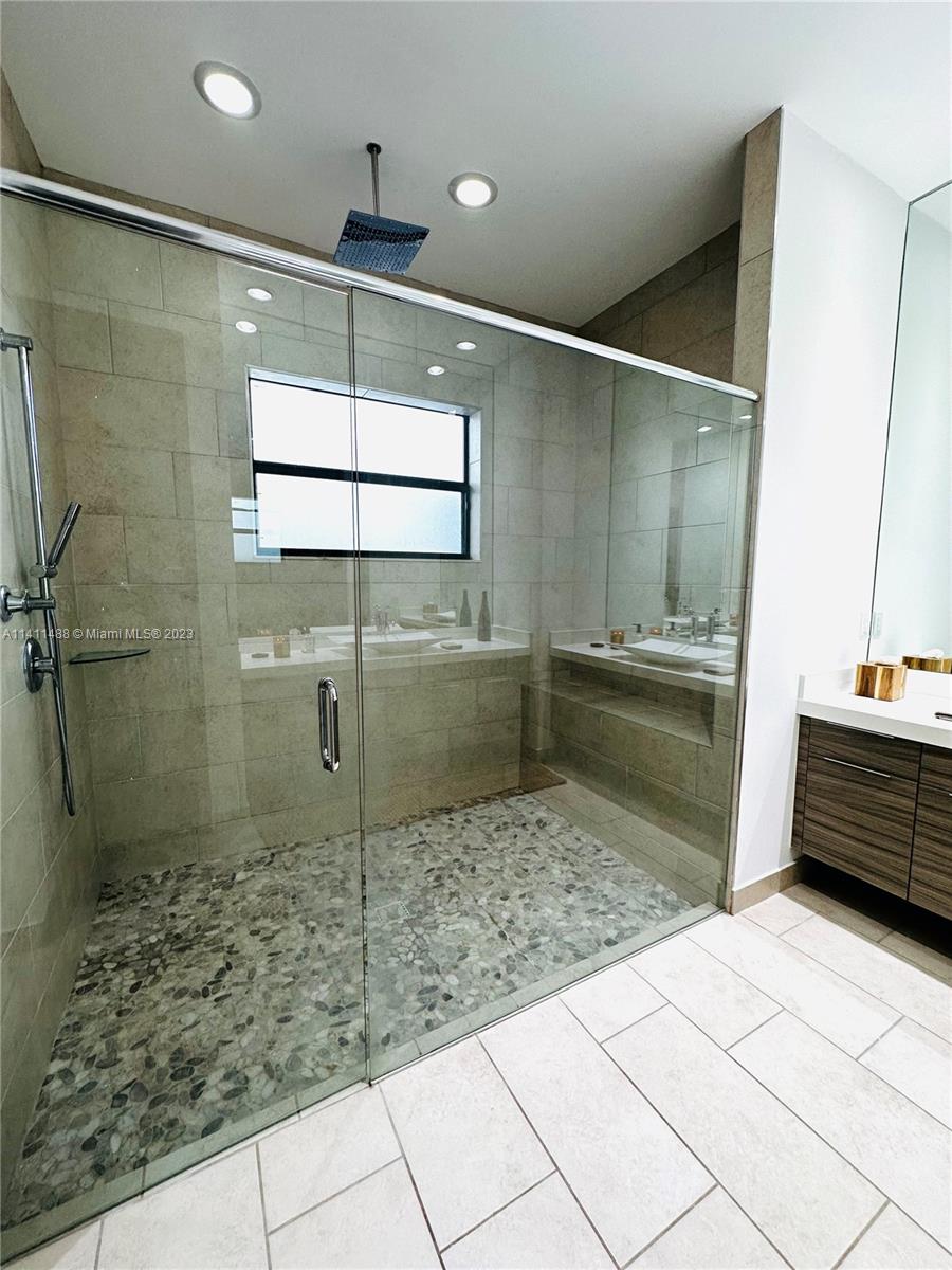 CRESTVIEW WEST - Residential Lease