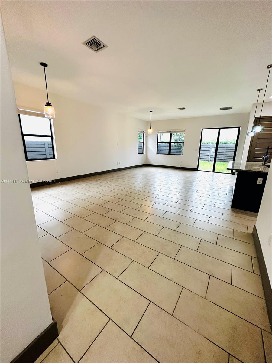 CRESTVIEW WEST - Residential Lease