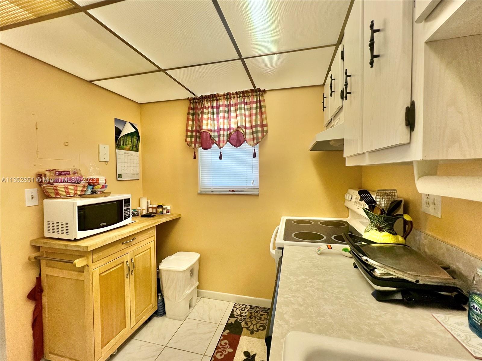 PARKSIDE TOWERS CONDO - Residential