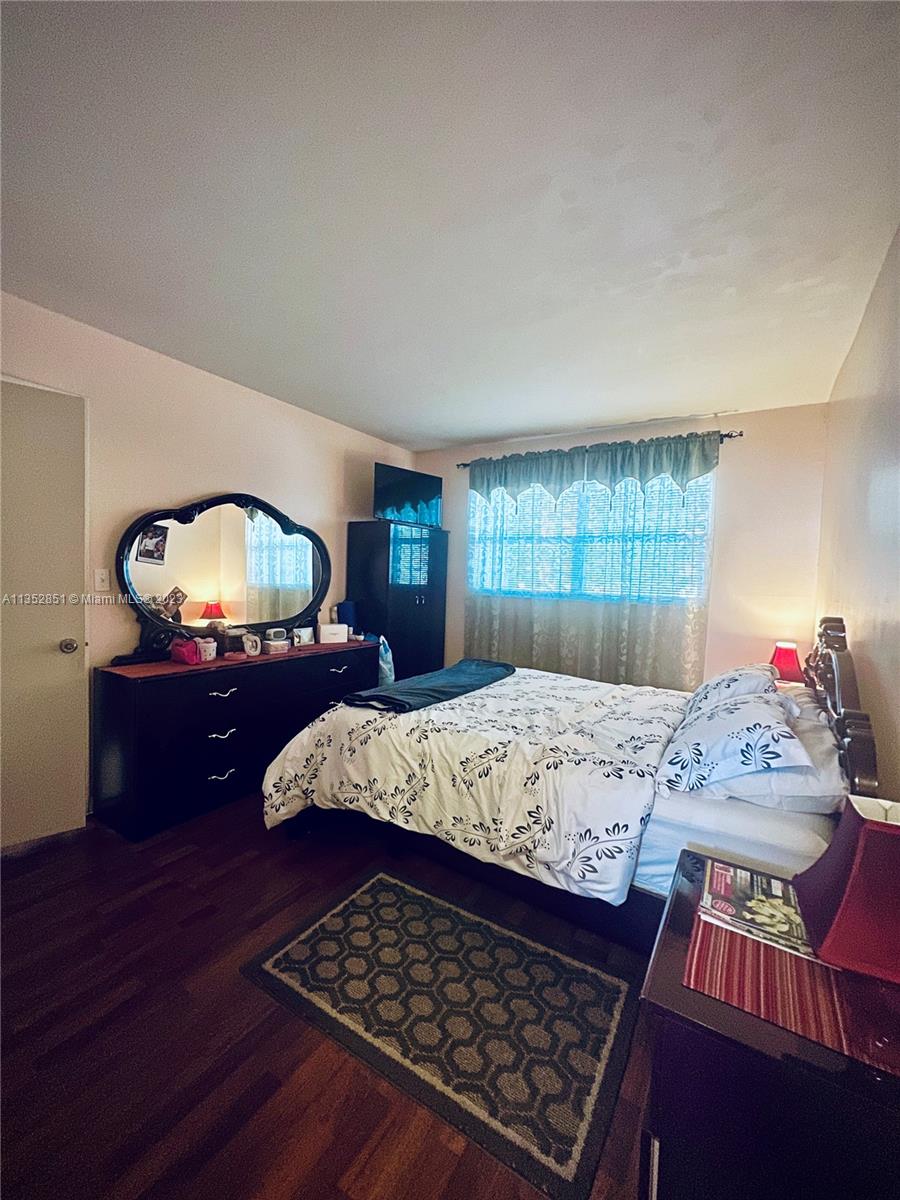 PARKSIDE TOWERS CONDO - Residential