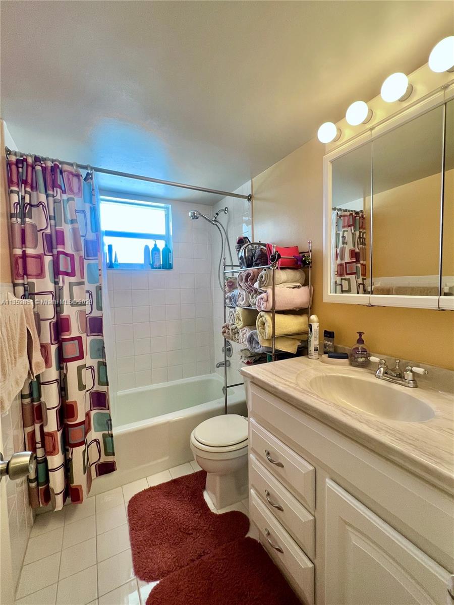 PARKSIDE TOWERS CONDO - Residential