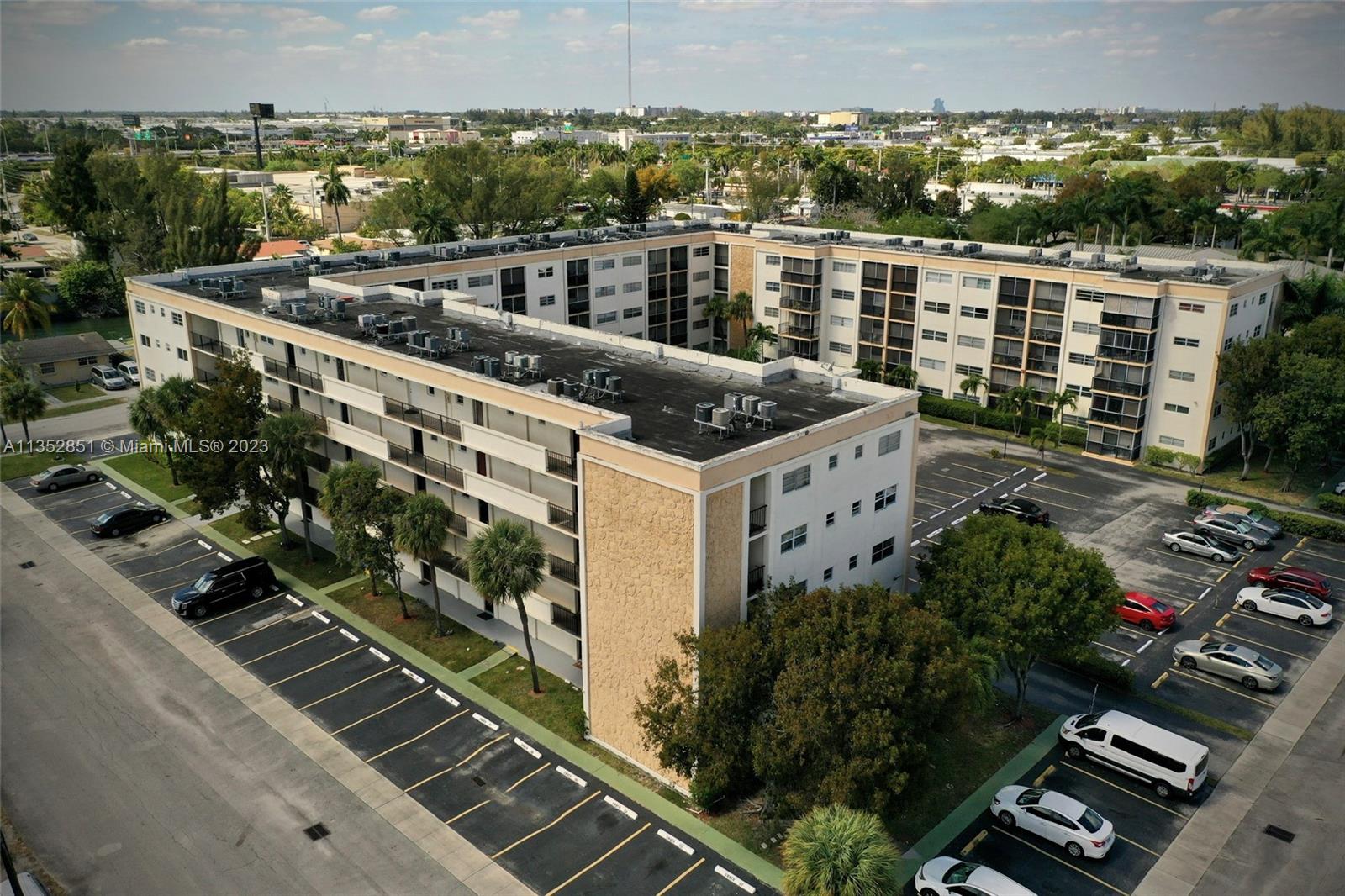 PARKSIDE TOWERS CONDO - Residential