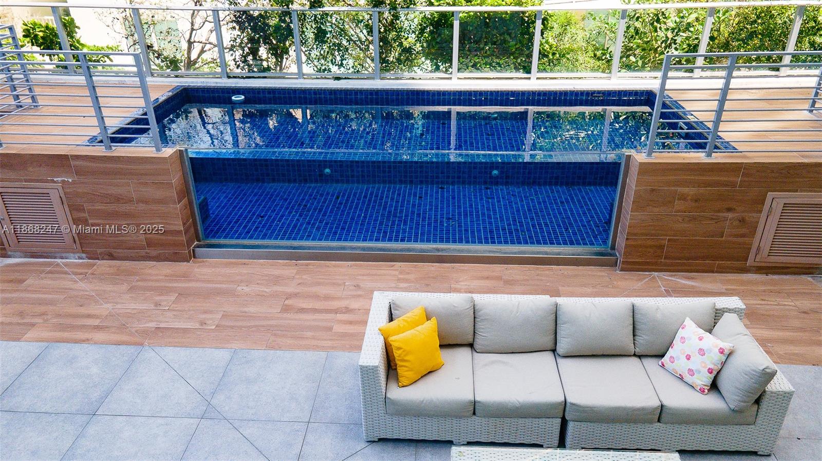 PARQUE TOWERS CONDO - Residential