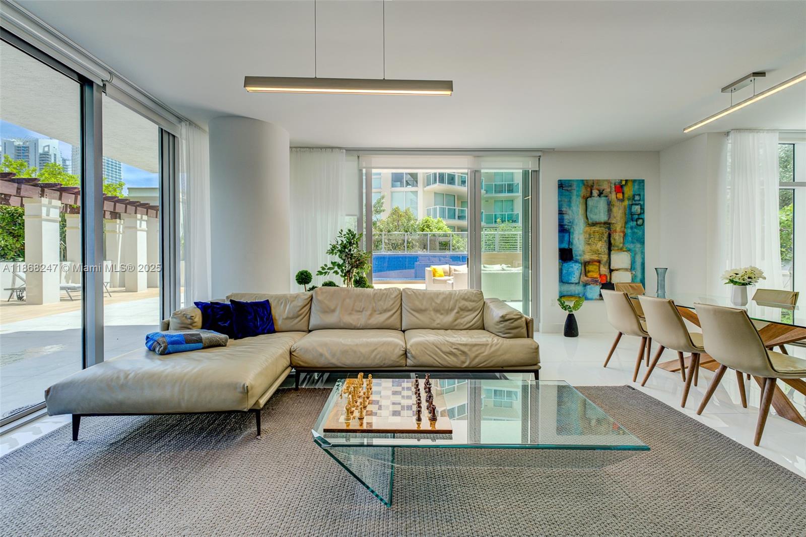 PARQUE TOWERS CONDO - Residential