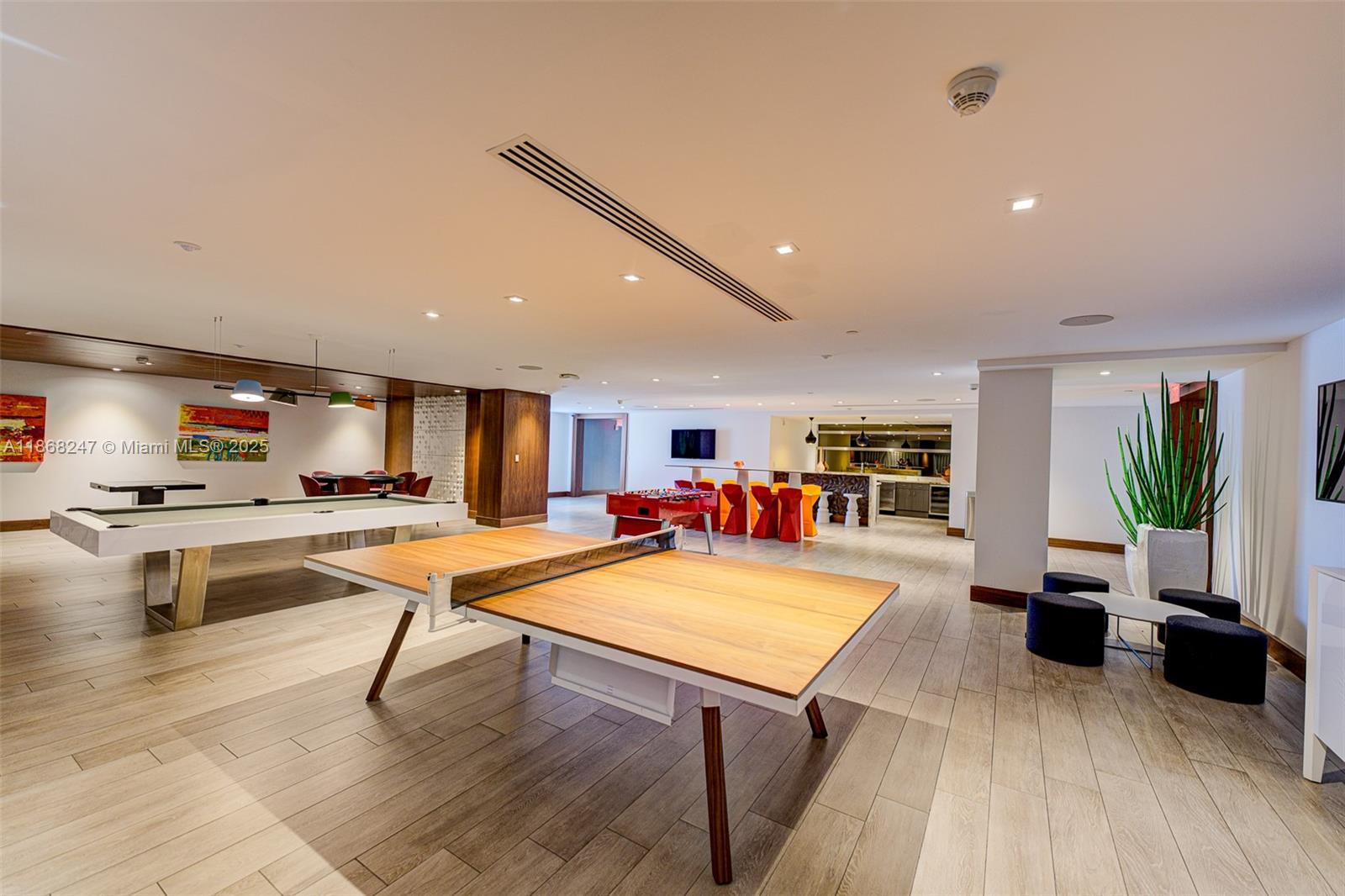 PARQUE TOWERS CONDO - Residential