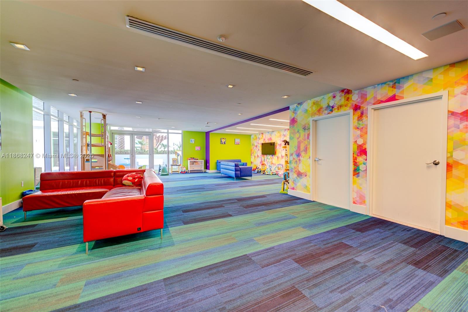 PARQUE TOWERS CONDO - Residential