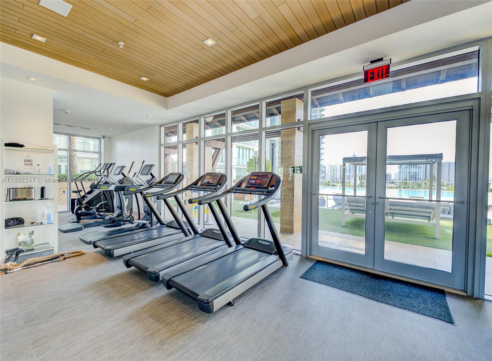 PARQUE TOWERS CONDO - Residential