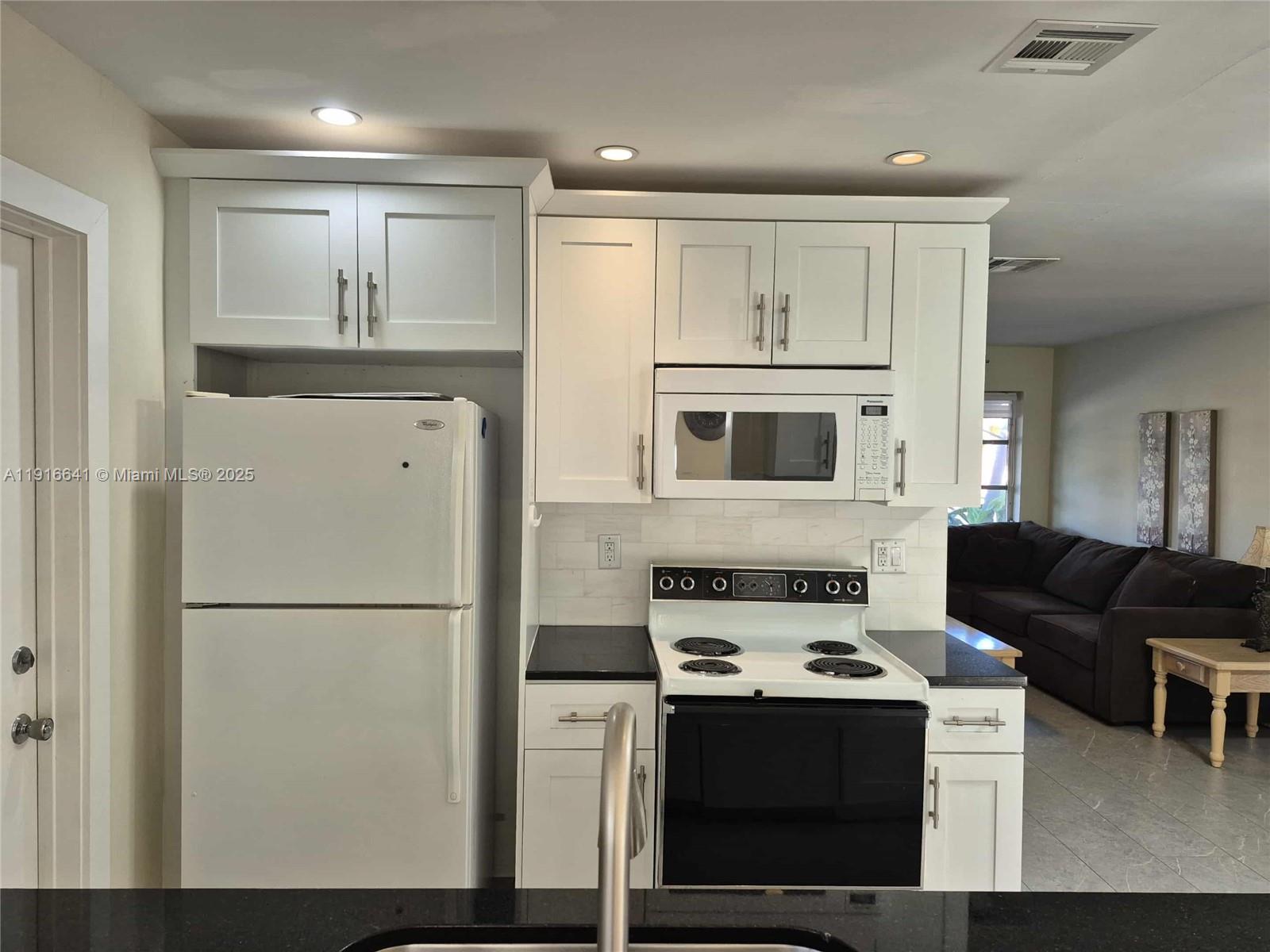 MAINLANDS OF TAMARAC LAKE - Residential