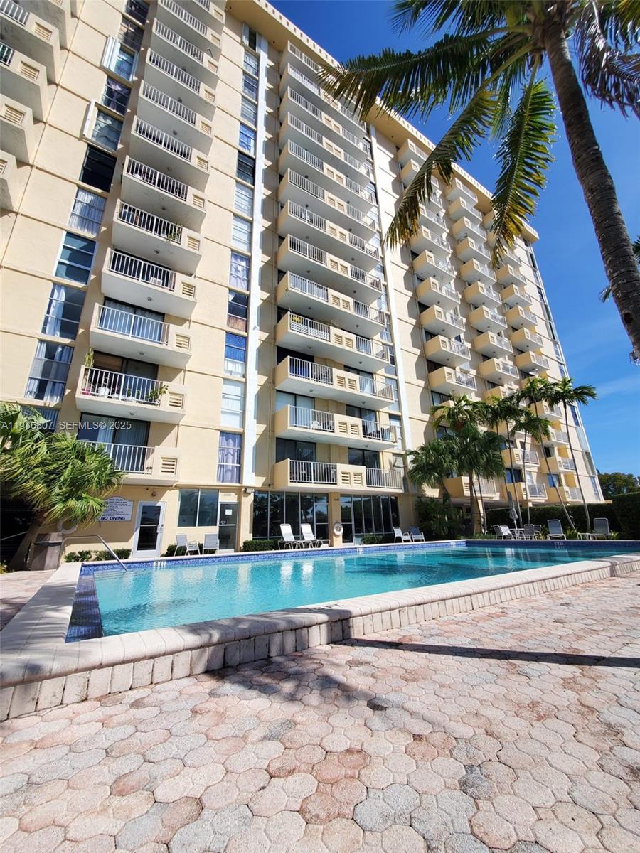 VECINO DEL MAR CONDO - Residential