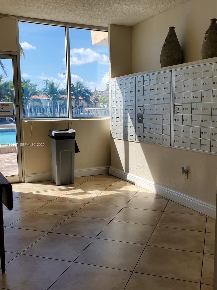 VECINO DEL MAR CONDO - Residential