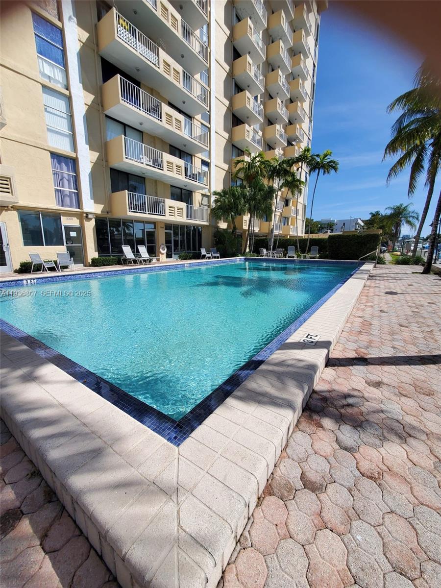 VECINO DEL MAR CONDO - Residential