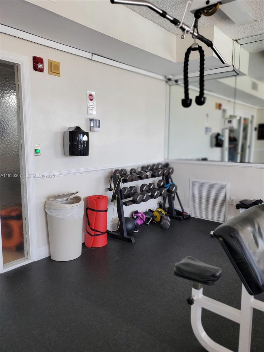 VECINO DEL MAR CONDO - Residential