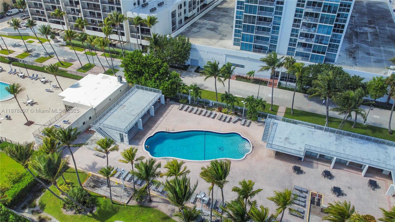 MIRASOL OCEAN TOWERS COND - Residential